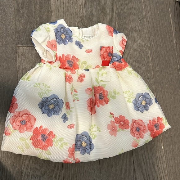 Newborn formal MAYORAL dress - Picture 4 of 5